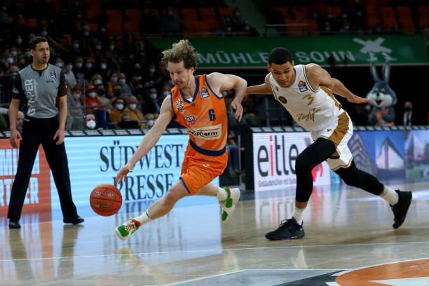 阿拉基的投 阿拉基的投